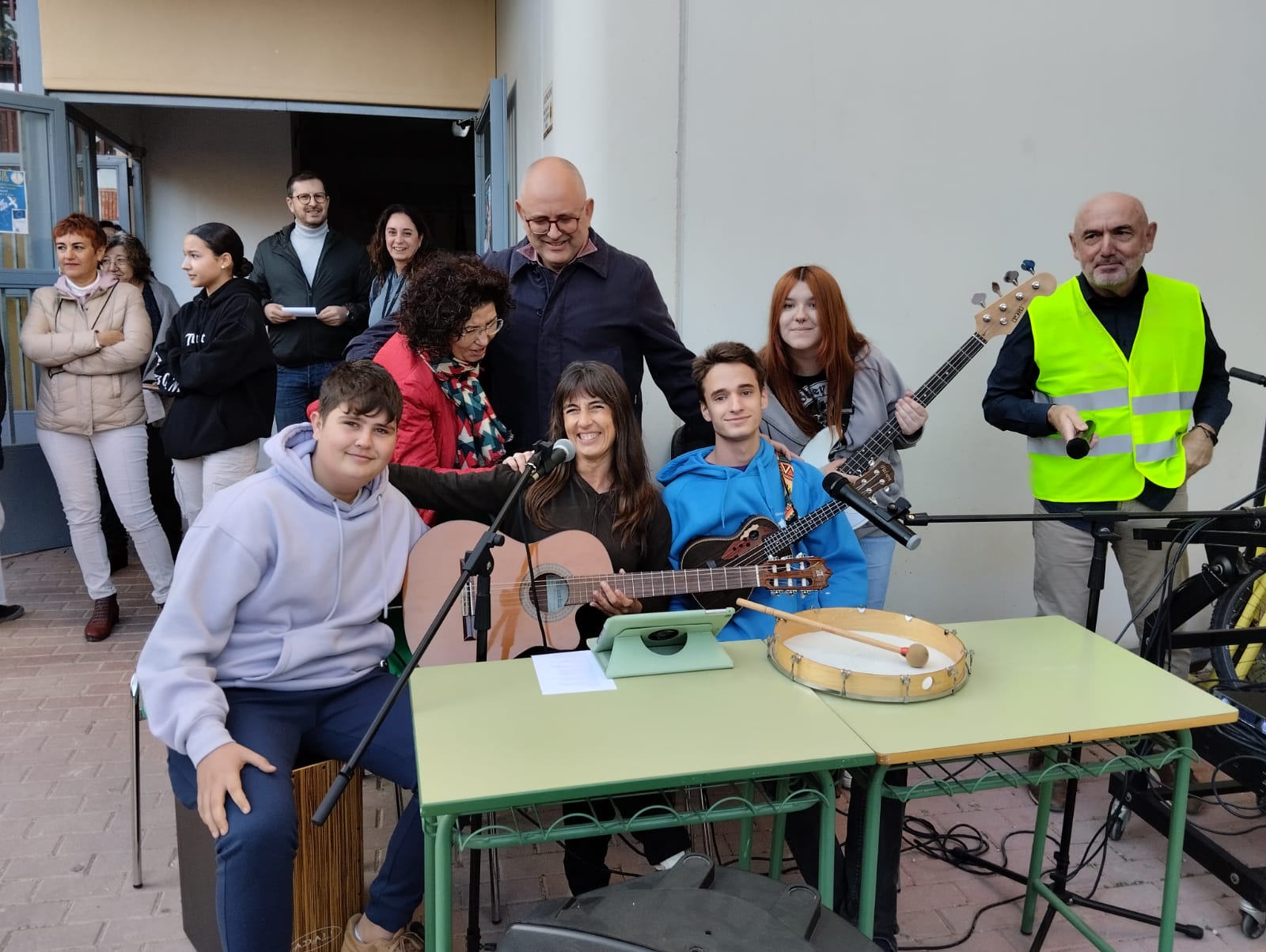 El IES Infante Don Juan Manuel celebra un acto por la paz