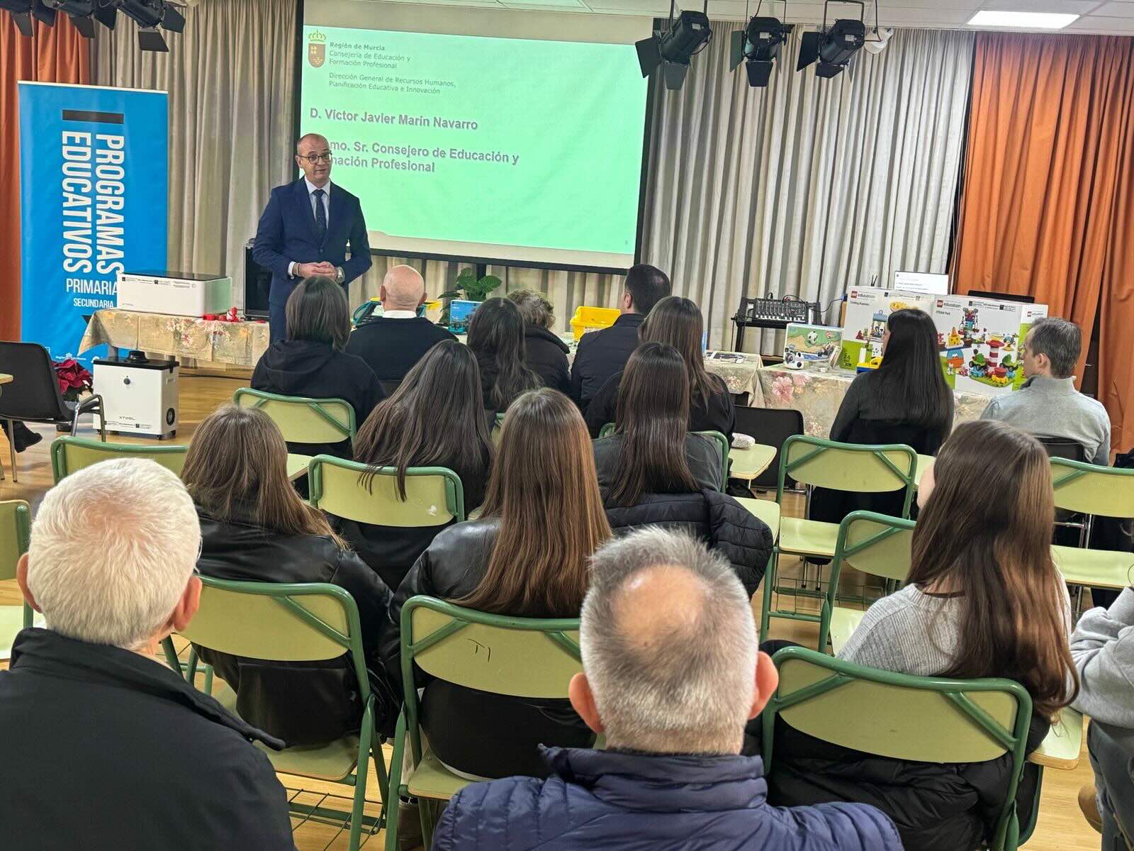 El IES Infante Don Juan Manuel acoge la presentación del programa ‘Escuela 4.0’